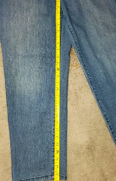 SALE! Chico's Ladies Jeans - Picture 6 of 7